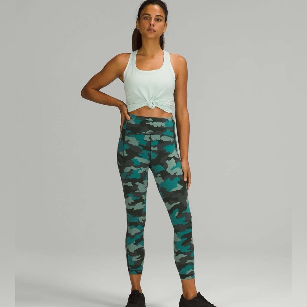 Lululemon Swift Speed High-Rise Tight 25"
Camo Tidewater Teal Size 2 - Picture 10 of 11